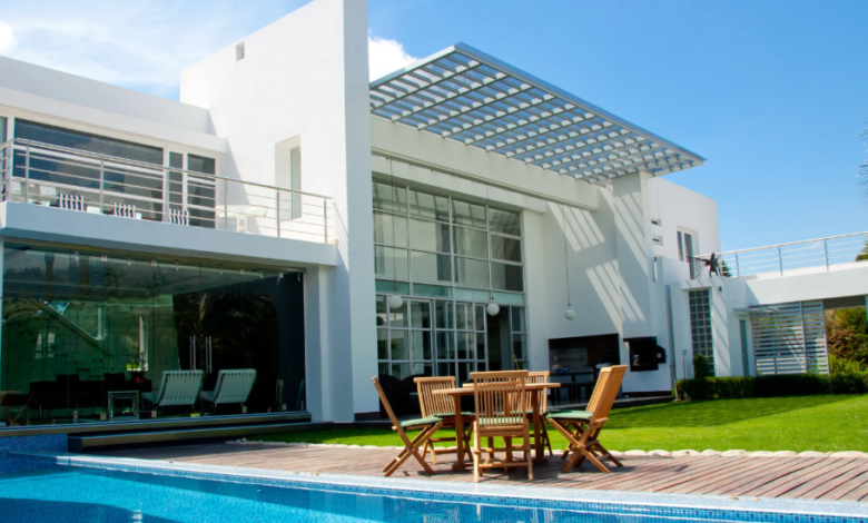 Common Mistakes to Avoid When Working with a Custom House Builder